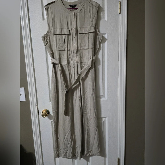 Simply Vera Wang Wide Cropped Leg Utility Jumpsuit in Khaki, Belted, XXL, EUC! - Picture 2 of 13